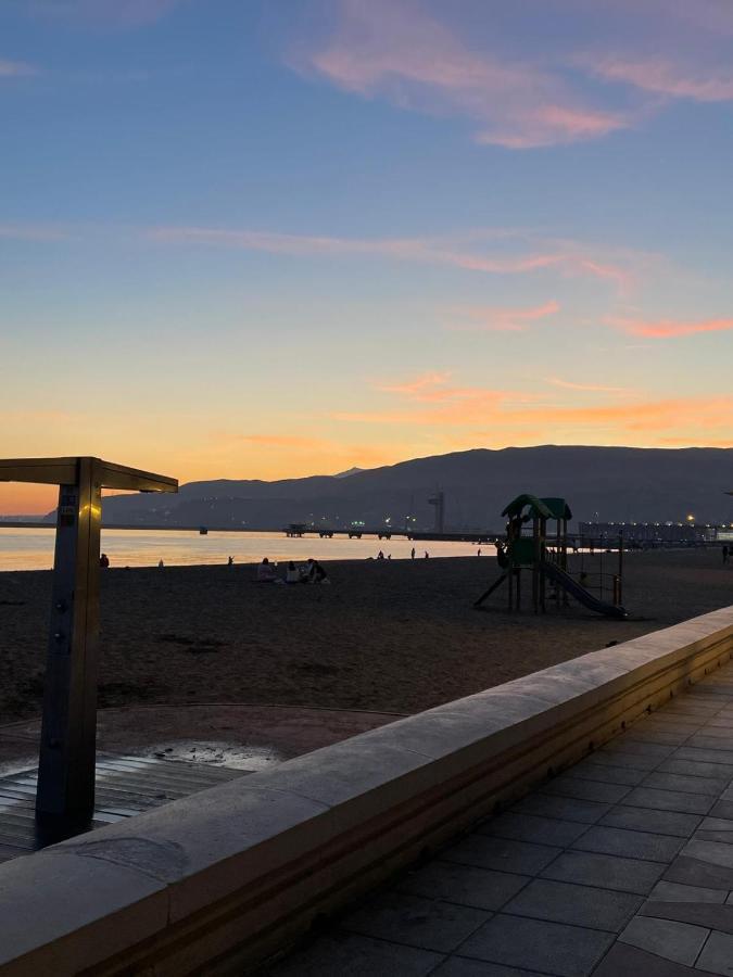 Espectacular Vivienda Junto A La Playa Y Paseo Maritimo En Almeria Exterior photo